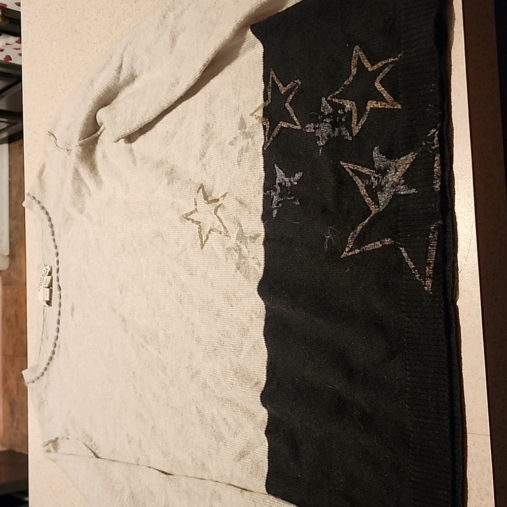 Brand new without tags label thread sweater